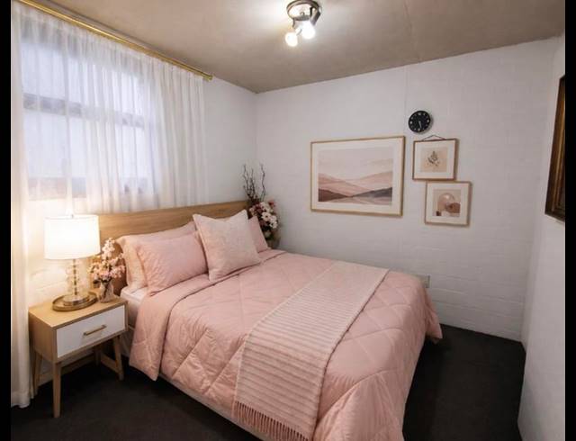 1 BEDROOM PROPERTY TO RENT IN WYNBERG